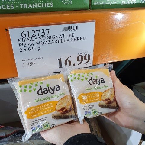 Daiya Cheddar flavour slices